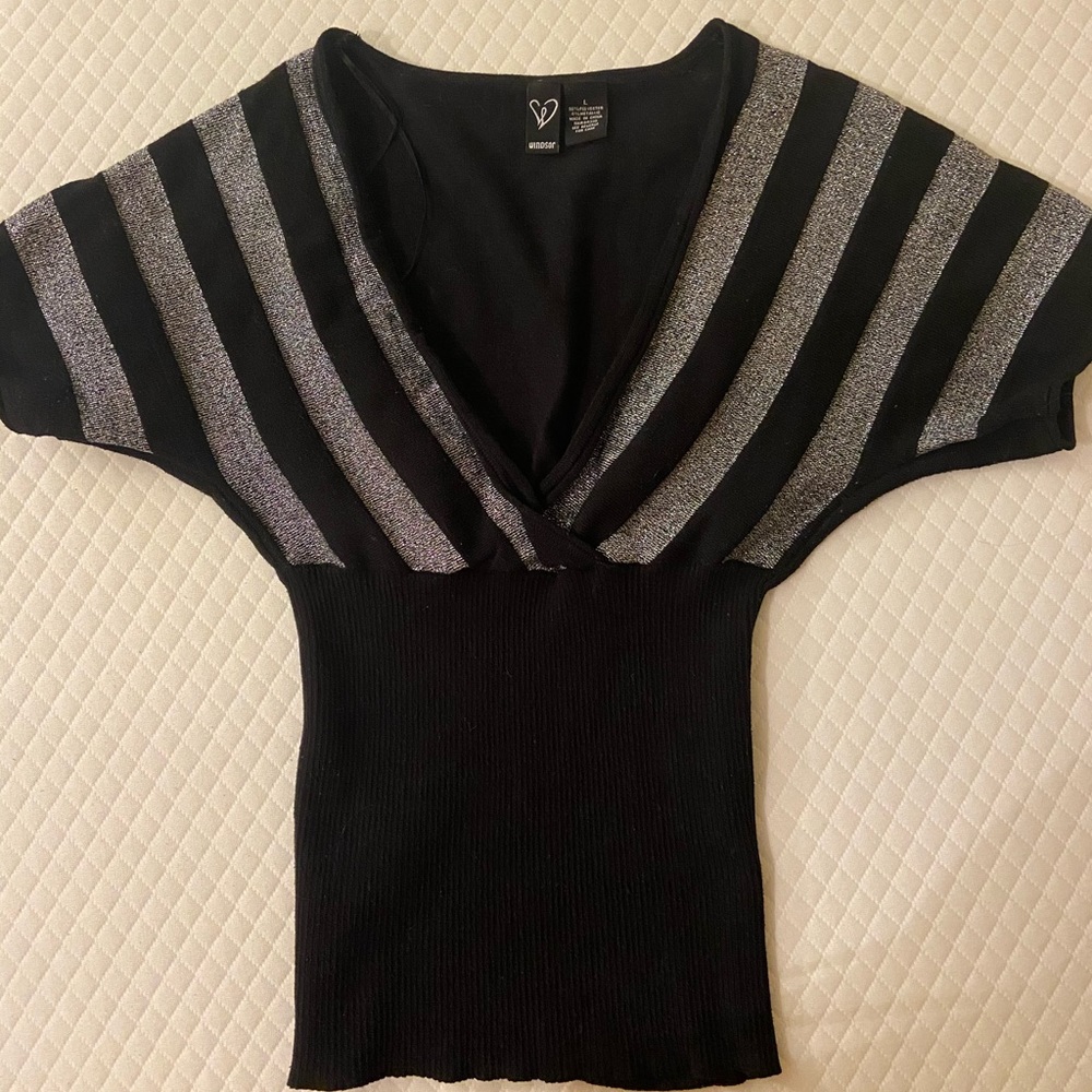 Windsor form fitting black top